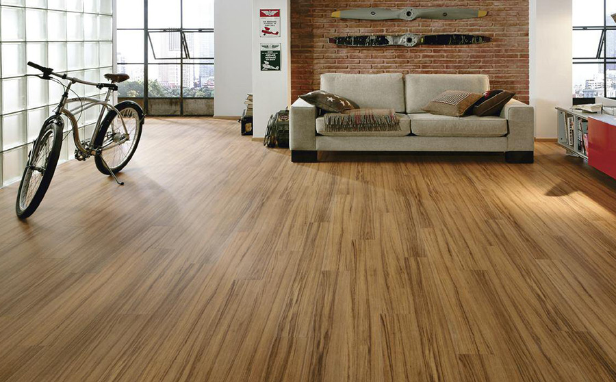 復(fù)合地板如何進(jìn)行清理和保養(yǎng)？